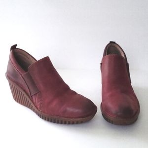 BIONICA "DELMAR" BURNISHED LEATHER WEDGE SLIP ON SHOES